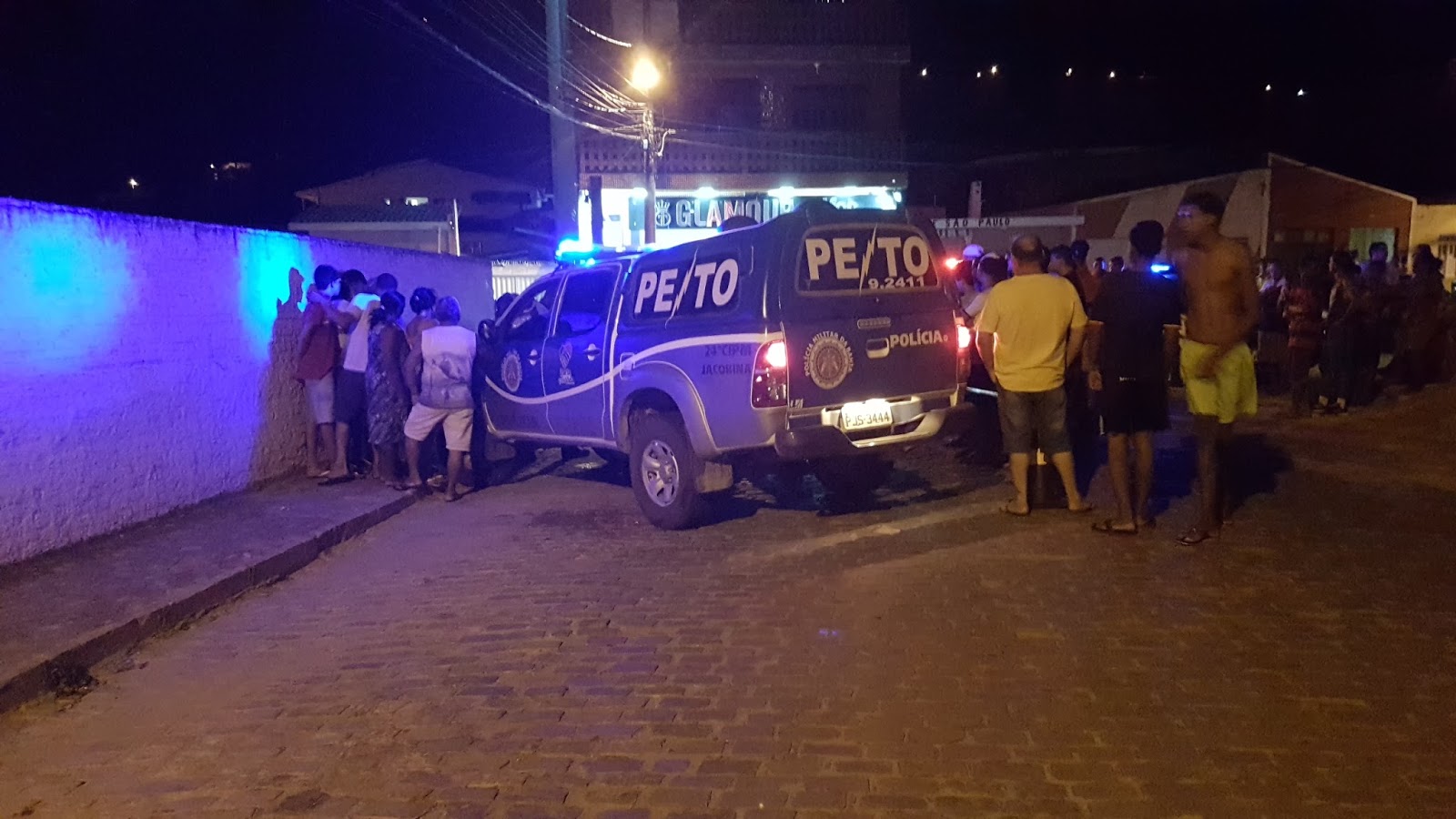 Homem é assassinado na presença da esposa grávida