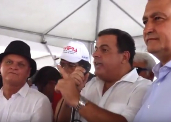 Riachão do Jacuípe I – Discurso de João Bacelar ‘recheado’ de vaia. Parlamentar votou a favor da terceirização