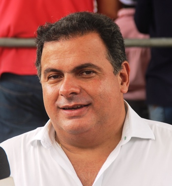 Riachão do Jacuípe I – Discurso de João Bacelar ‘recheado’ de vaia. Parlamentar votou a favor da terceirização