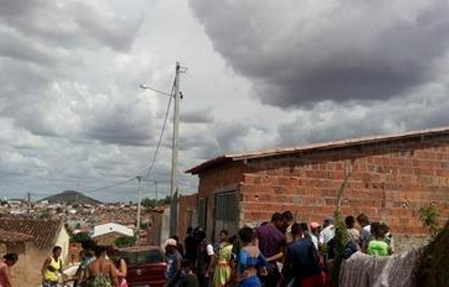 Jovem é assassinado a tiros em Mairi