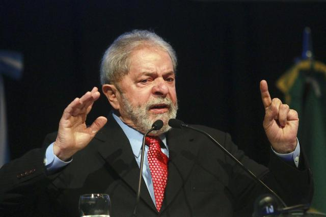 Lula diz acordar com medo de imprensa na porta esperando sua prisão