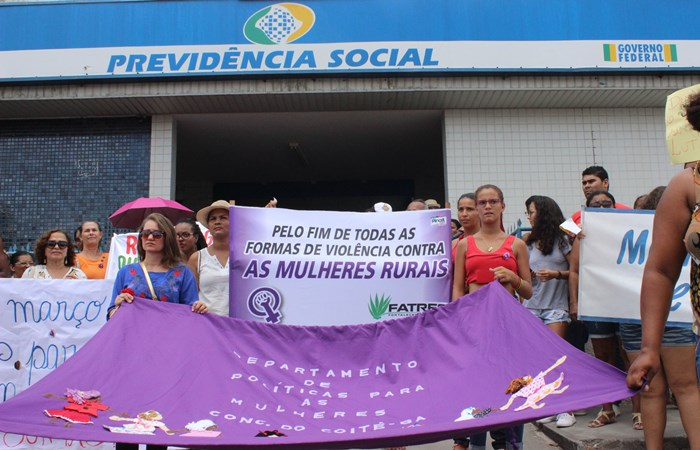 Dia Internacional da Mulher em Coité é marcado por manifestação contra a reforma da previdência