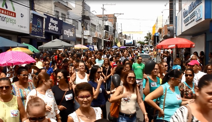 Manifestação em Coité: ‘1,2,3… 4,5,mil, ou para essa PEC, ou para o Brasil!’ (Veja o vídeo)