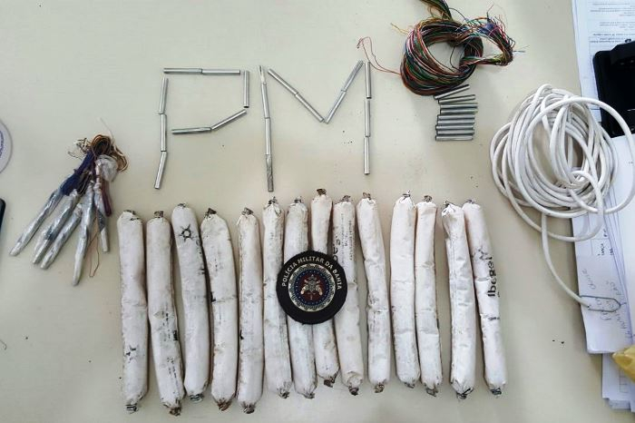 Santaluz: Guarnição da 5ª CIA PM prende homem com 14 bananas de dinamite