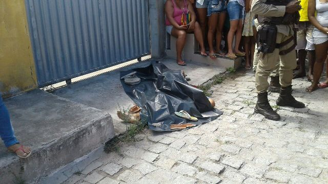 Dois jovens são assassinados a tiros em Feira de Santana