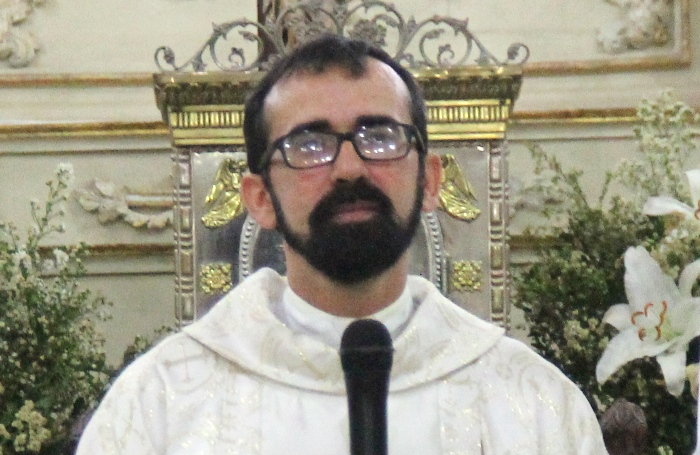 Riachão do Jacuípe – Padre Alessandro celebra última missa com a presença da imagem de Nossa Senhora Aparecida