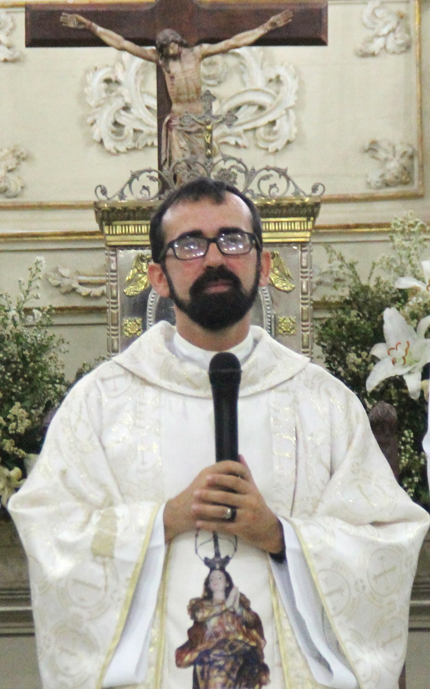 Riachão do Jacuípe – Padre Alessandro celebra última missa com a presença da imagem de Nossa Senhora Aparecida