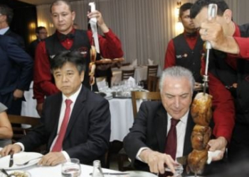 Churrascaria a qual Temer levou embaixadores não vende carne bovina nacional