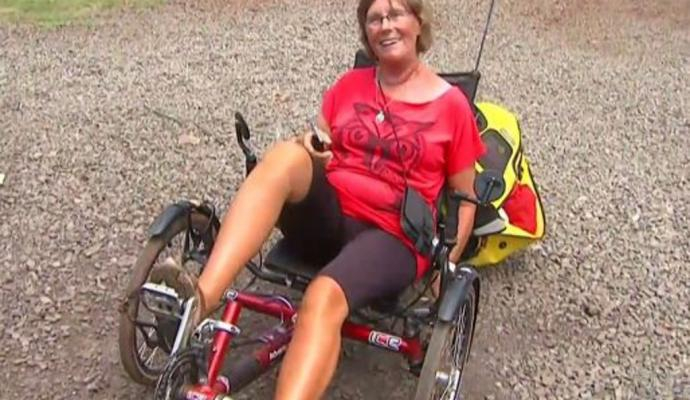 Turista francesa viaja por 30 paises e tem seu triciclo furtando no Brasil