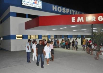 Acidente entre carro e caminhão deixa oito mortos e um ferido na Bahia