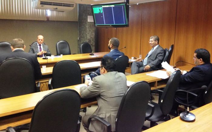 Comissão aprova projeto que institui regras para revistas de visitantes nas penitenciárias