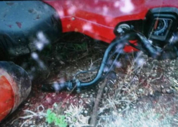 Motocicleta é encontrada caída na BA 416, capacete no local e muito sangue, mas suposto condutor não estava no local