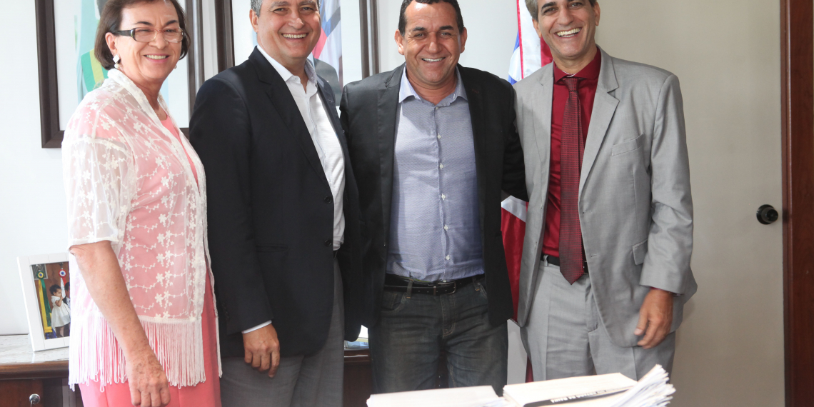 Governador Rui Costa recebe deputada Neusa e atende demandas de prefeitos