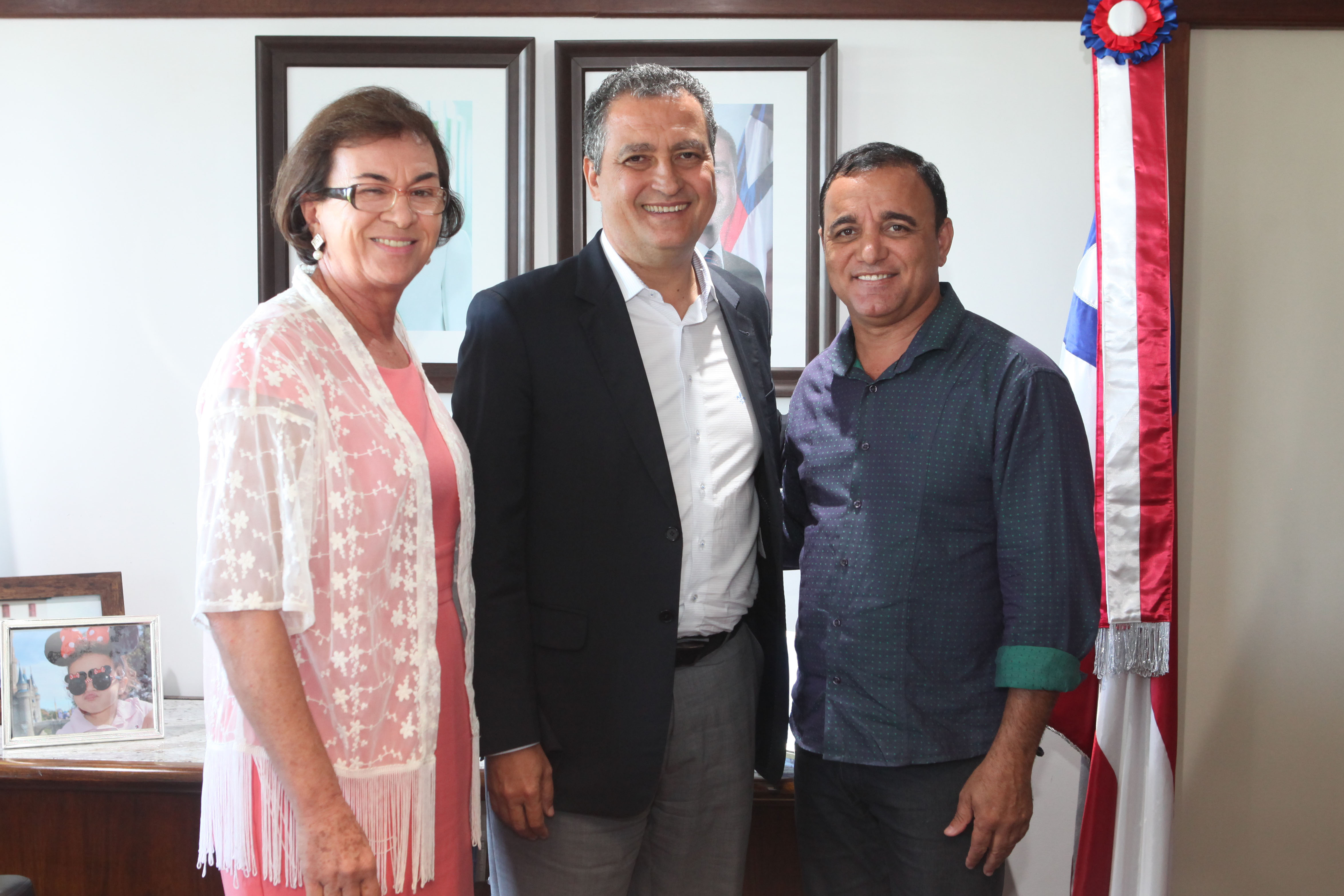 Governador Rui Costa recebe deputada Neusa e atende demandas de prefeitos