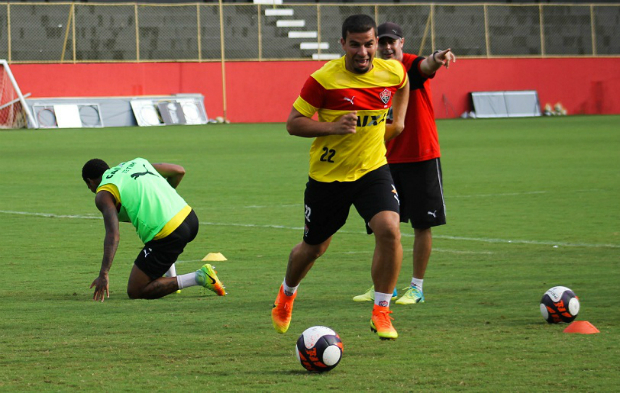 No Barradão, Vitória recebe o Paraná pela Copa do Brasil