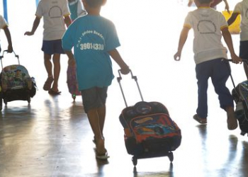 Brasil reduz desigualdade, mas ainda tem 2,5 milhões fora da escol