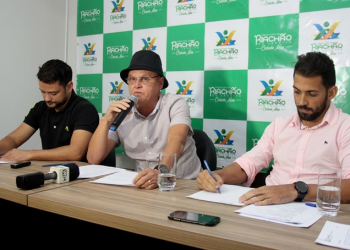 Riachão do Jacuípe: prefeito promove coletiva com a imprensa para tratar de festejos juninos e parceria com o Forró da Mina