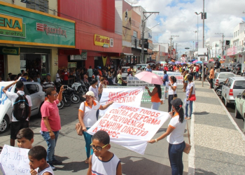 Greve Geral: Protesto contra as reformas da previdência e trabalhista e deputado votado em Coité marcam manifestação