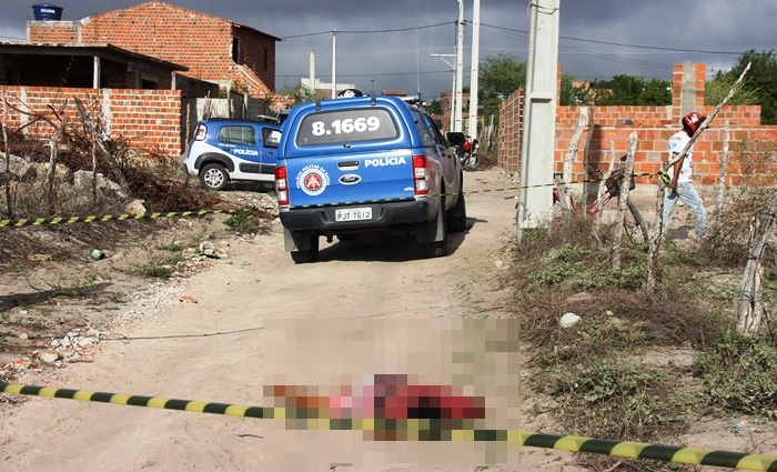 Corpo de homem é encontrado crivado de balas em bairro de Coité (Atualizada)