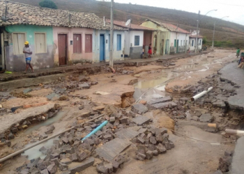 Em meio à seca, cidade enfrenta nova enxurrada após tragédia de 2013