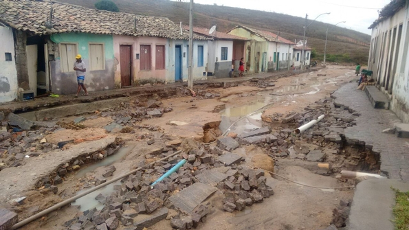 Em meio à seca, cidade enfrenta nova enxurrada após tragédia de 2013