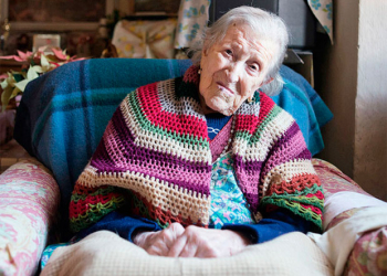 Nascida no século 19, mulher mais velha do mundo morre aos 117 anos