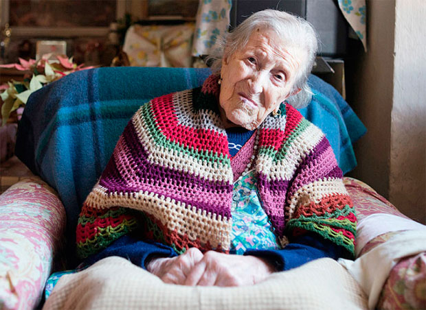 Nascida no século 19, mulher mais velha do mundo morre aos 117 anos