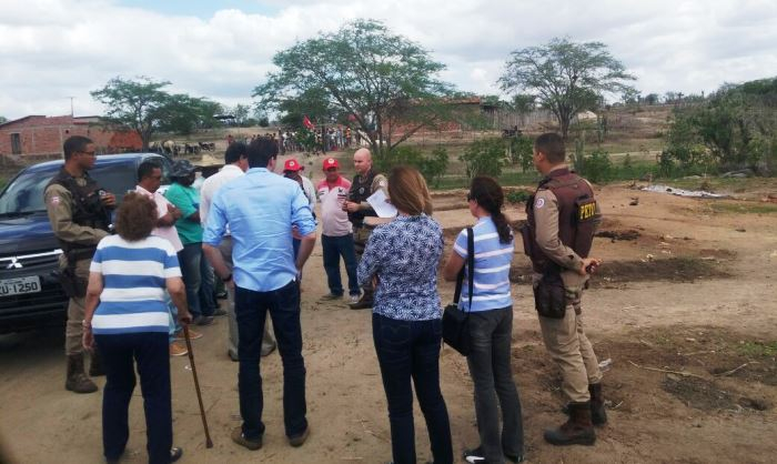 Policiais da 4ª CIA acompanham Reintegração de Posse de terra em Conceição do Coité