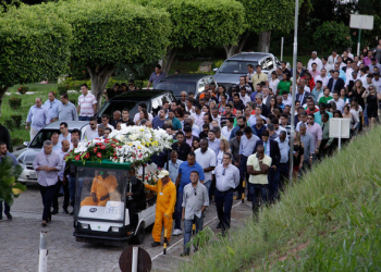 ‘Saudade do meu amor e do meu parceirinho’, diz assessor que perdeu esposa e filho em acidente