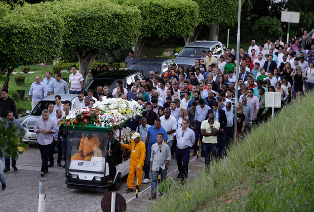 ‘Saudade do meu amor e do meu parceirinho’, diz assessor que perdeu esposa e filho em acidente