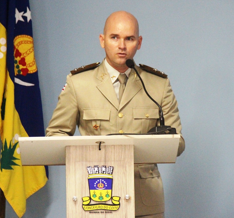 Comandante da 4ª CIA PM de Coité recebe Moção de Aplauso na Câmara Municipal