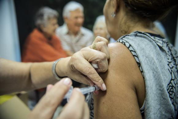 Mobilização nacional de vacinação contra gripe começa nesta segunda-feira
