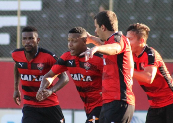 Vitória passa fácil pelo xará de Conquista e enfrenta o Bahia na final do Campeonato Baiano