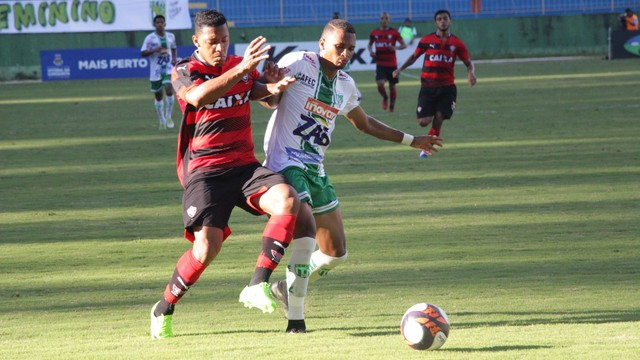 Baianão: Vitória escapa da primeira derrota com gol aos 49 minutos do segundo tempo
