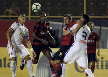 Vitória perde em casa para o Paraná Clube e se complica na Copa do Brasil