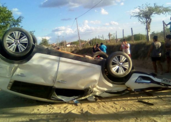 Secretário Executivo da Federação de Consórcios Públicos da Bahia dar entrada no Hospital Geral vitima de capotamento de veículo