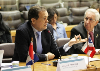 Secretário Pinheiro apresenta proposta para universalizar a banda larga nas escolas públicas no País