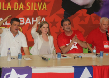 Senadores Lindberg Farias e Gleisi Hoffmann participam do Congresso do PT em Salvador
