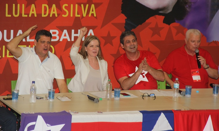 Senadores Lindberg Farias e Gleisi Hoffmann participam do Congresso do PT em Salvador