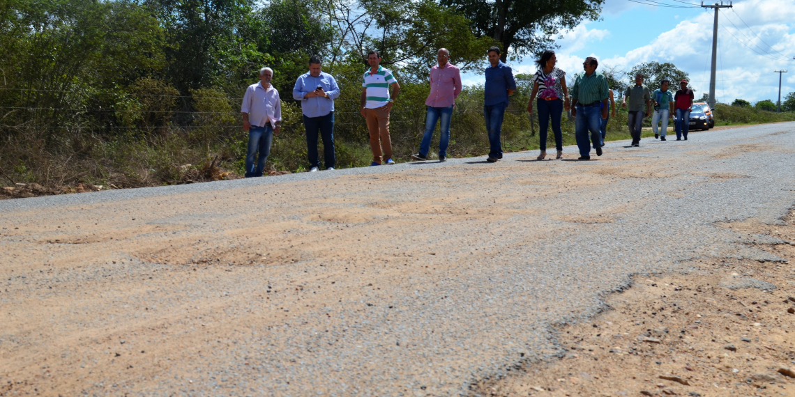 Deputado Alex da Piatã visita os municípios de Adustina e Crisópolis atendendo ao convite dos vereadores da base de oposição