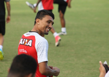 Brasileirão: com Kieza no time titular, Vitória finaliza preparação para enfrentar o Coritiba