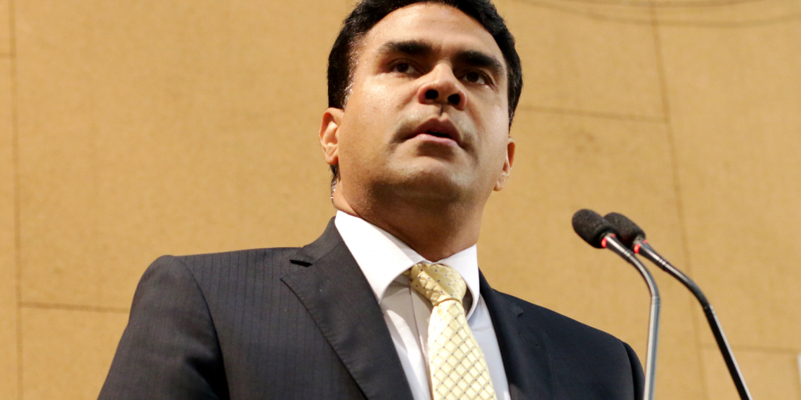 Fábio Souto critica aumento da tarifa da Embasa