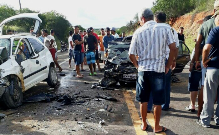 Sobrevivente de acidente com quatro mortos é assassinado dentro de ambulância na BR 407