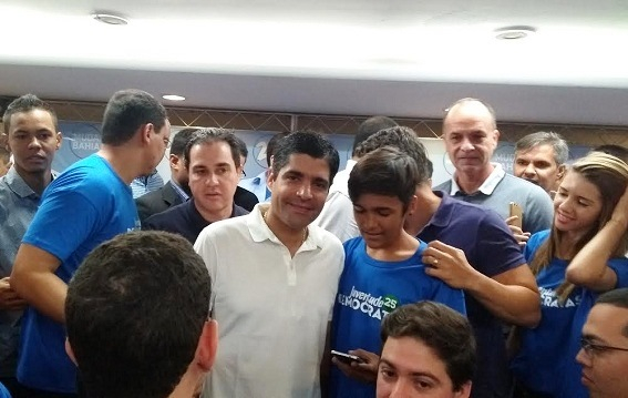 Durante encontro com a juventude ACM Neto admite candidatura ao governo em 2018
