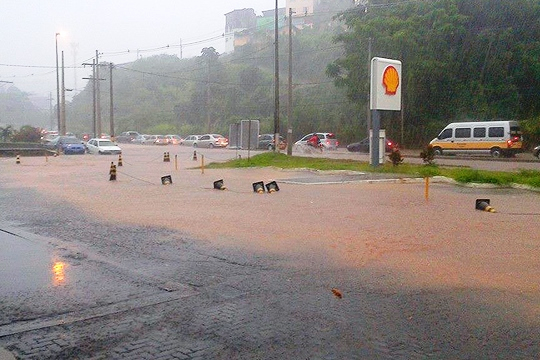 Chuva em Salvador alcança índice de 63,1mm em uma hora