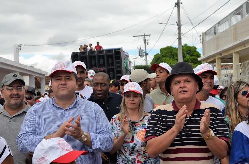 Riachão do Jacuípe – Diretor Sindical orienta a população a ‘soltar os cachorros’ quando cabos eleitorais de deputados anti-trabalhadores baterem á porta