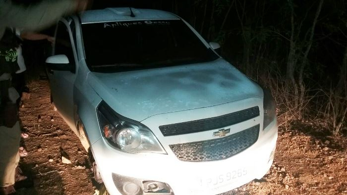 Veículo tomado de assalto em Serrinha é encontrado abandonado na zona rural de Coité