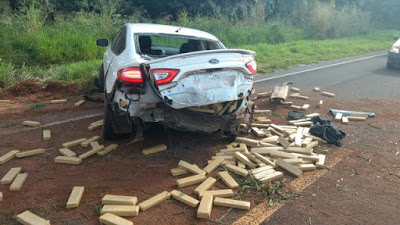 Traficante capota carro com 1 tonelada de maconha, ao fugir da PRF