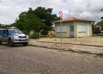 Corpo em decomposição é encontrado em quiosque em frente ao Fórum de Riachão do Jacuípe