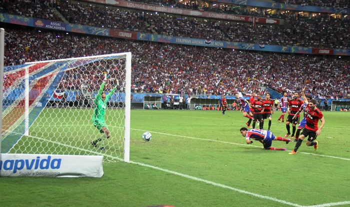 Com muita raça em campo e apoio da torcida, Bahia conquista o Tri do Nordeste (Veja o vídeo do show da torcida)